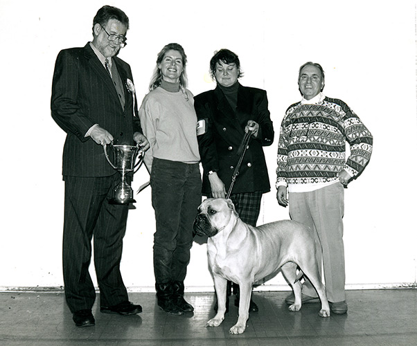 The first Northern Bullmastiff Club Championship Show - Bitch CC & B.I.S Ch.Cadenham Blonde Ambition